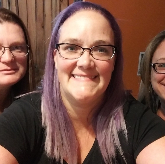 Profile Picture of Amanda Mergenthaler (@mandy92080) on Poshmark