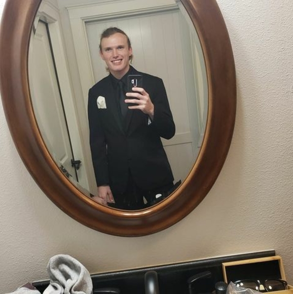 Bryan Castleberry - Poshmark Profile Picture of Bryan Castleberry (@bryancastleb897) on Poshmark