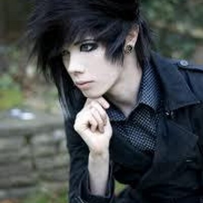 Profile Picture of Andy Villa (@niklaus05) on Twitter