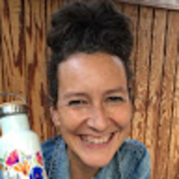 Profile Picture of Heather Grooters (@hlgrooters) on Poshmark