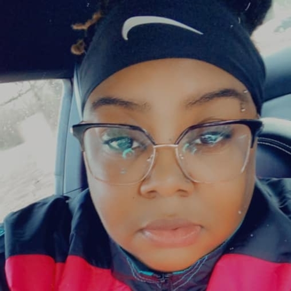 Profile Picture of Keshia Alexander (@kesale) on Poshmark