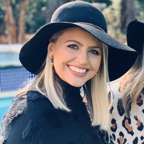 Profile Picture of Sarah Vann (@vann_sk) on Poshmark