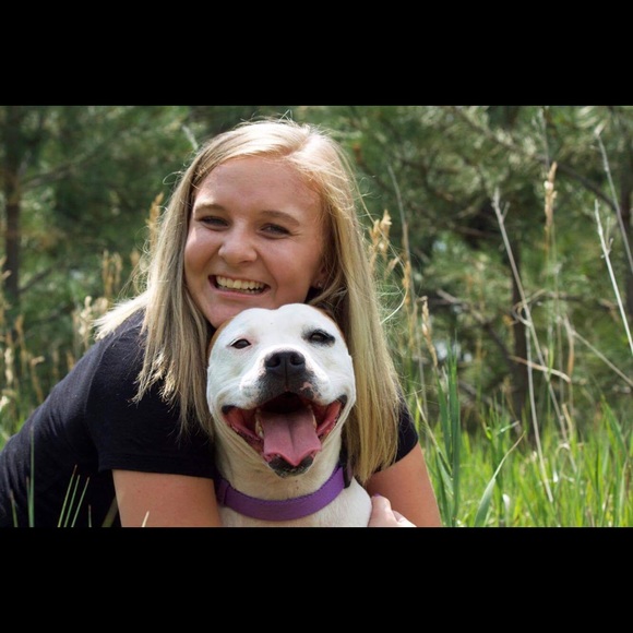 Profile Picture of Brittney Dunwody (@bdunwody25) on Poshmark