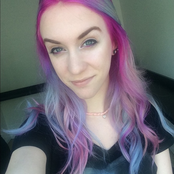 Profile Picture of Summer Papritz (@summerpaprika) on Poshmark