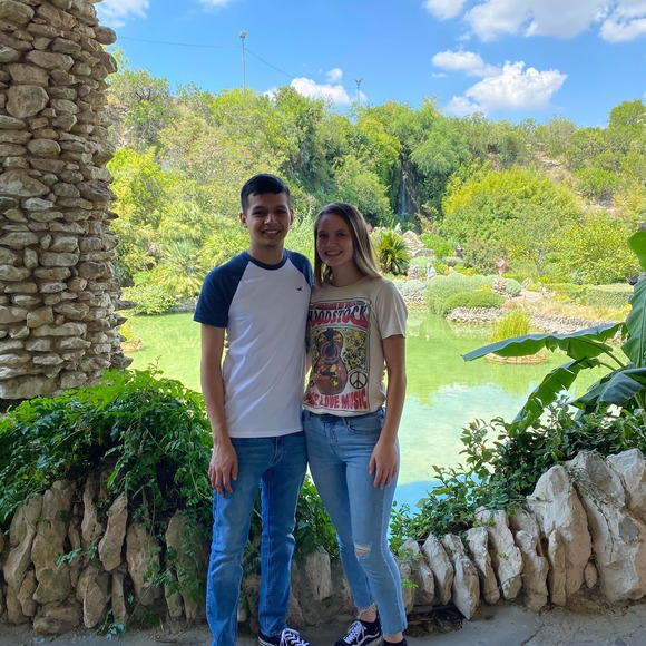 Profile Picture of Alisha Hendrix (@alishahendrixx) on Poshmark