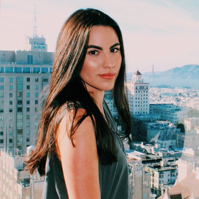 Profile Picture of Christina Oliver (@xtinaaoliver) on Twitter