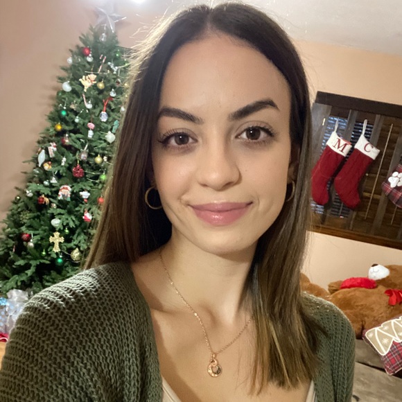 Profile Picture of Christina Spagnolo (@chrisspags716) on Poshmark