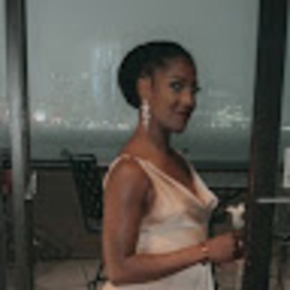 Profile Picture of Crystal Baddoo (@crystalbaddoo) on Poshmark