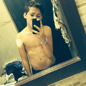 Profile Picture of Andres Javier (@andresj2103) on Myspace