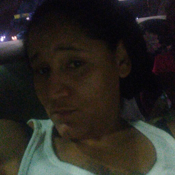 Profile Picture of Angela Gilbert (@angie88gilbert) on Poshmark