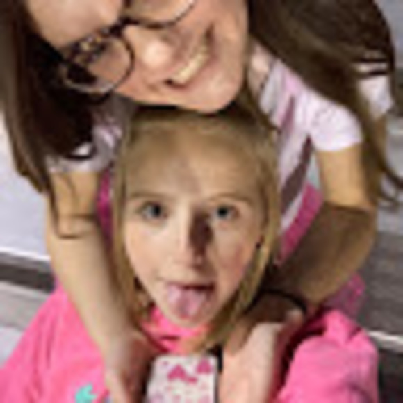 Profile Picture of Amelia Emery (@amelia_emery) on Poshmark