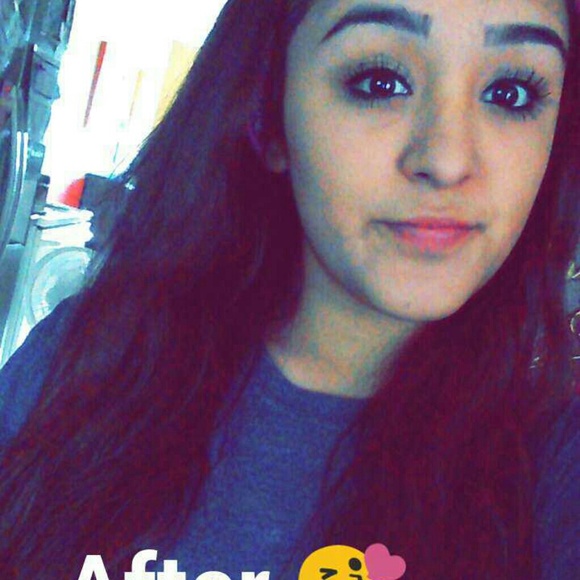 Profile Picture of Julia Patino (@julieeeeeeeeee) on Poshmark