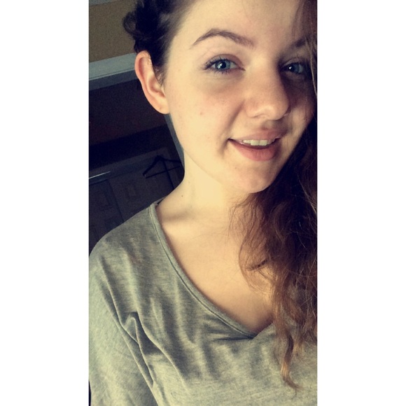 Profile Picture of Julia Macdougall (@jmacdougall1) on Poshmark