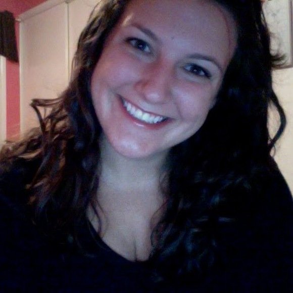 Profile Picture of Kristie Post (@kristiepost) on Poshmark