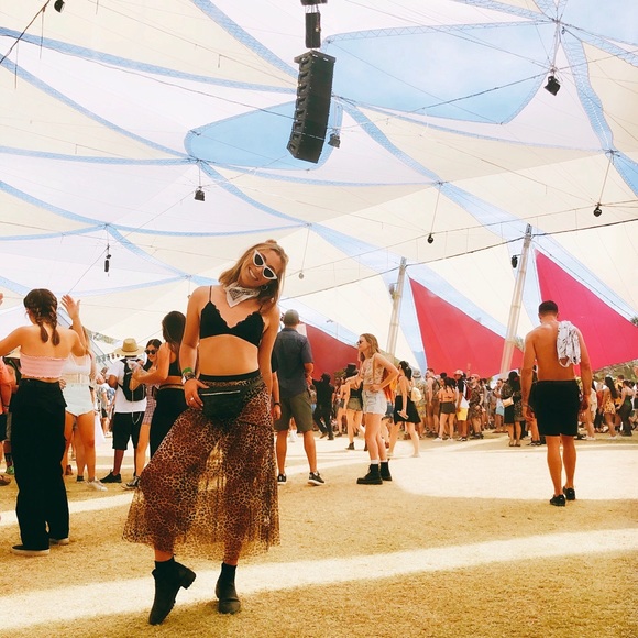 Profile Picture of Emily Eigler (@asecloset) on Poshmark