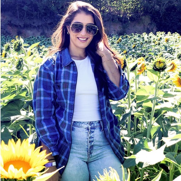 Profile Picture of Alana Introna (@xolani2192xo) on Poshmark