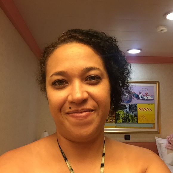 Profile Picture of Ericka Glossip-hodge (@rrickagh) on Poshmark