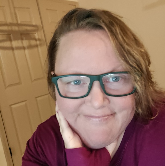 Profile Picture of Mary Tibbits (@mary_tibbits) on Poshmark