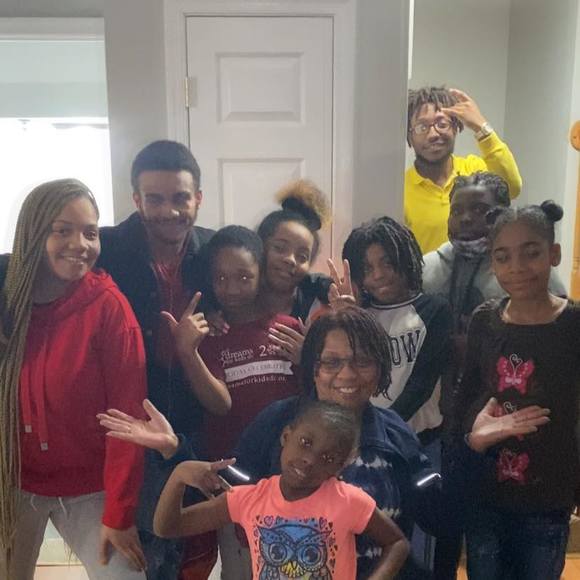 Denise Wormley - Poshmark Profile Picture of Denise Wormley (@peacerc57) on Poshmark