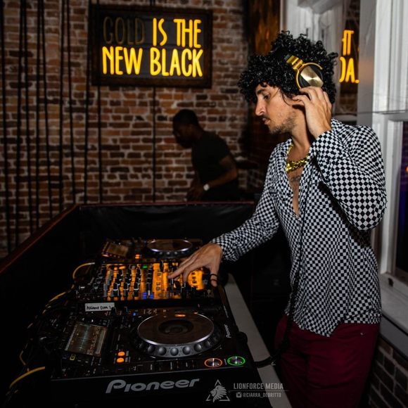Profile Picture of Julian Maynard (@djjulianm) on Poshmark