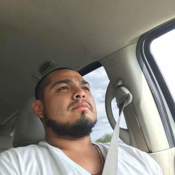 Profile Picture of David Cordero (@dcord8907) on Poshmark