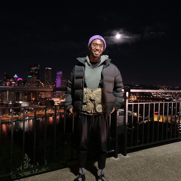 Profile Picture of Ian Zamora (@zamoraian) on Poshmark