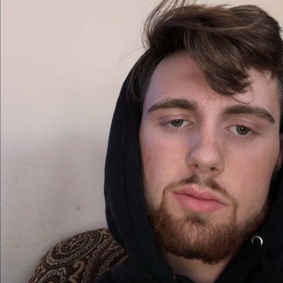 Profile Picture of Alex Dawson (@alax8698) on Poshmark