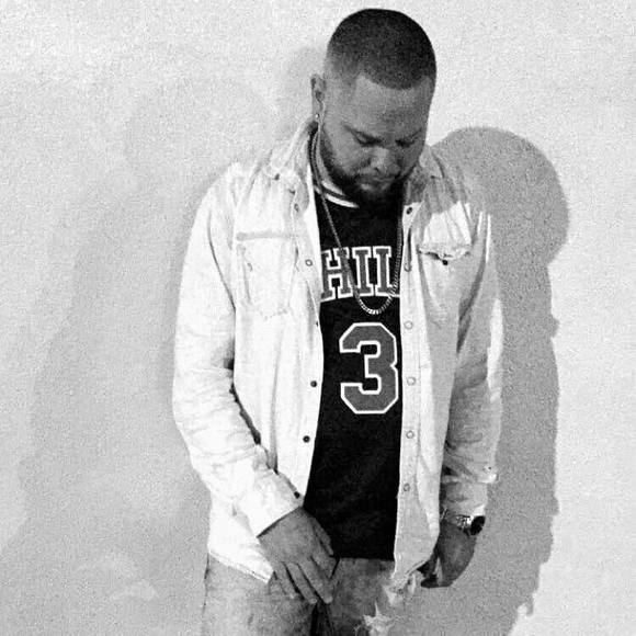 Profile Picture of Ray Cordero (@raycordero86) on Poshmark