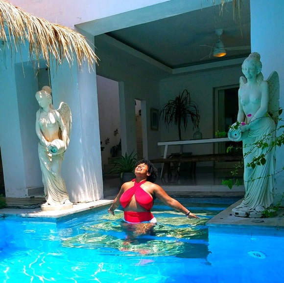 Profile Picture of Brianne Hannah (@br33zysbotique) on Poshmark