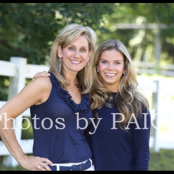 Profile Picture of Kellie Heye (@kellie093) on Poshmark