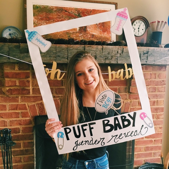 Profile Picture of Julia Puffenberger (@jaypuff16) on Poshmark