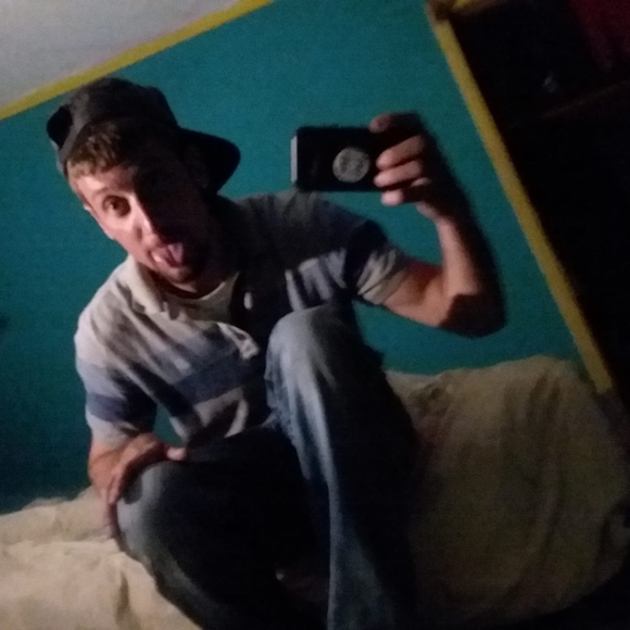 Profile Picture of Adam Scarbrough (@adamscarbrough) on Poshmark