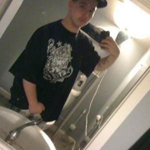 Profile Picture of Bowen Aro (@bowenaroz) on Myspace