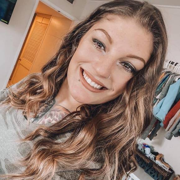 Profile Picture of Jen Cacace (@jencacace) on Poshmark