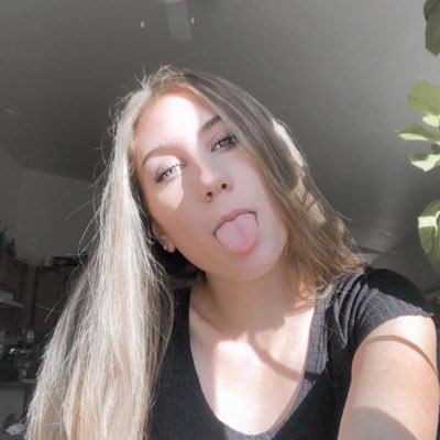 Profile Picture of Sarah Danielson (@Sarebaredance) on Twitter