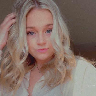 Profile Picture of H-wørd (@haileybooth70) on Twitter