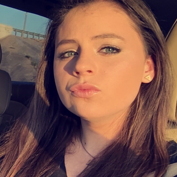 Profile Picture of Morgan Stubblefield (@mstubby11) on Poshmark