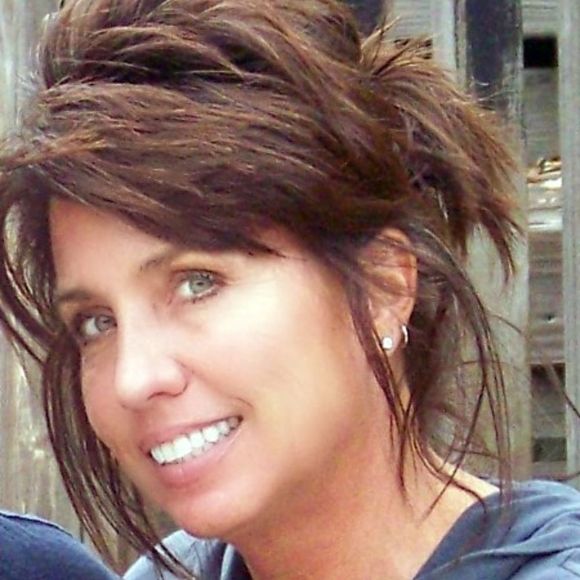 Profile Picture of Tammy Hollenkamp (@tamineal) on Poshmark