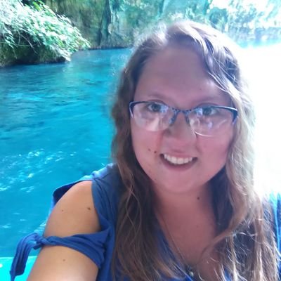 Profile Picture of Danni (@DanniSteph) on Twitter