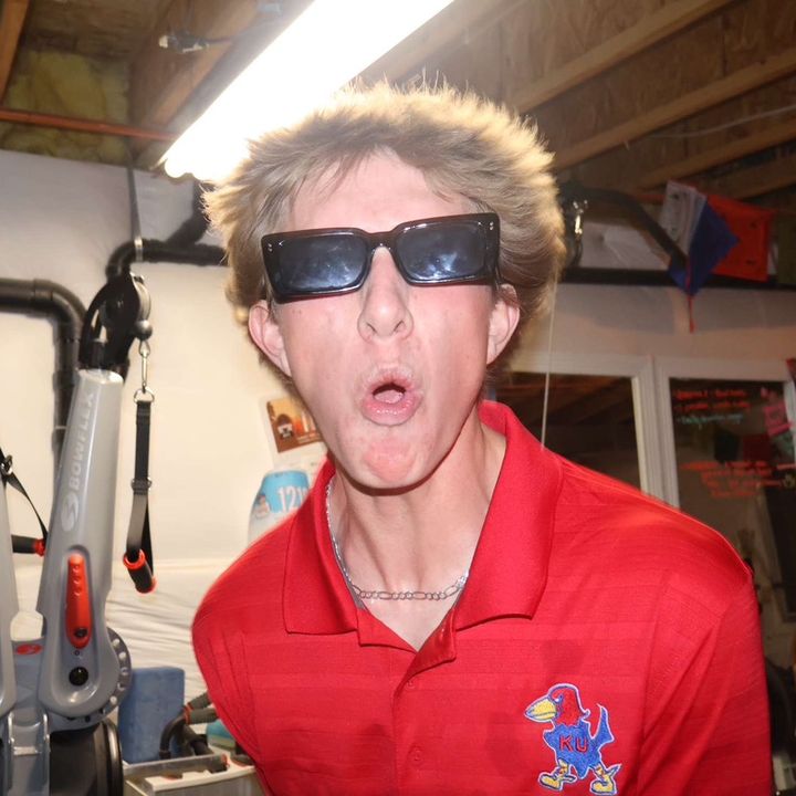 Profile Picture of Alex (@alexanderandrewz) on Tiktok