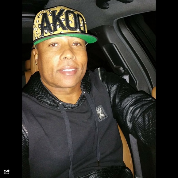Profile Picture of Gregory Barnes (@bargre68) on Poshmark