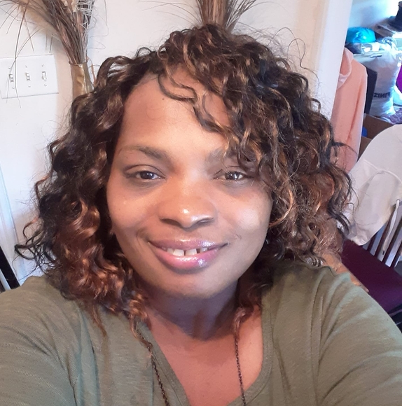 Profile Picture of Joyce Lewis (@joyce_lewis) on Poshmark