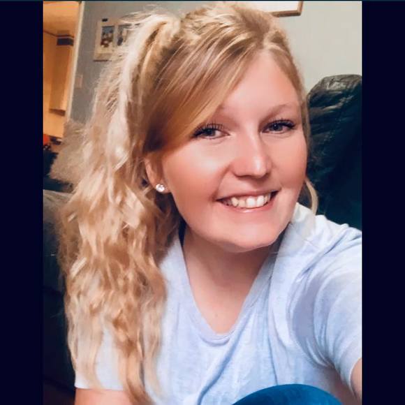 Profile Picture of Hilda Scritchfield (@sophiahuffman13) on Poshmark