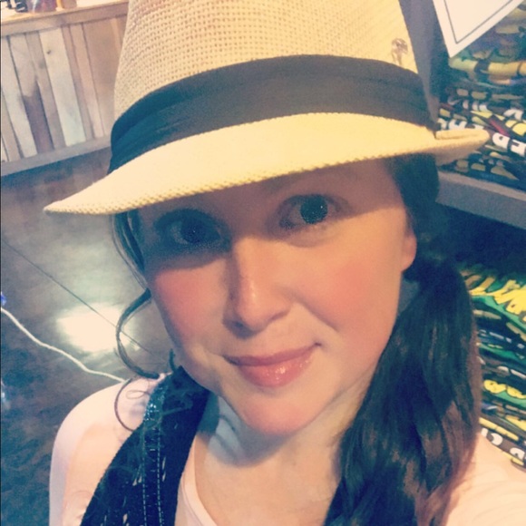 Profile Picture of Jerusha Mcneily (@mizzladyj79) on Poshmark