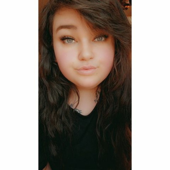 Profile Picture of Witney Gulden (@witneygulden) on Poshmark