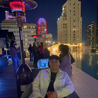 Profile Picture of Robert Alvarez (@robert_alvarez) on Instagram