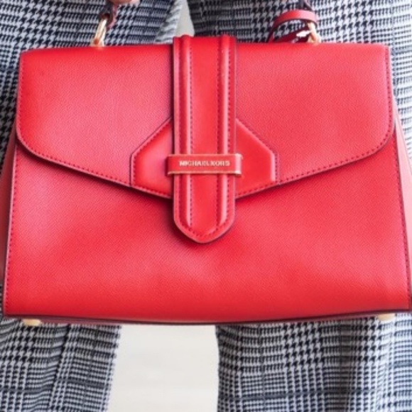 Profile Picture of Eddie Moser (@anumerising) on Poshmark