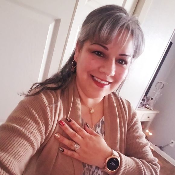 Profile Picture of Gladis Diaz (@verdugobenito) on Poshmark