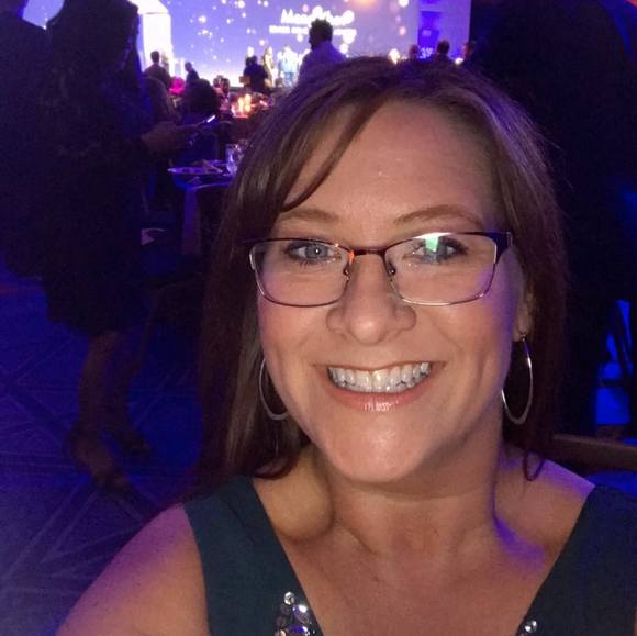 Profile Picture of Melissa Bruxvoort (@kindawindy) on Poshmark