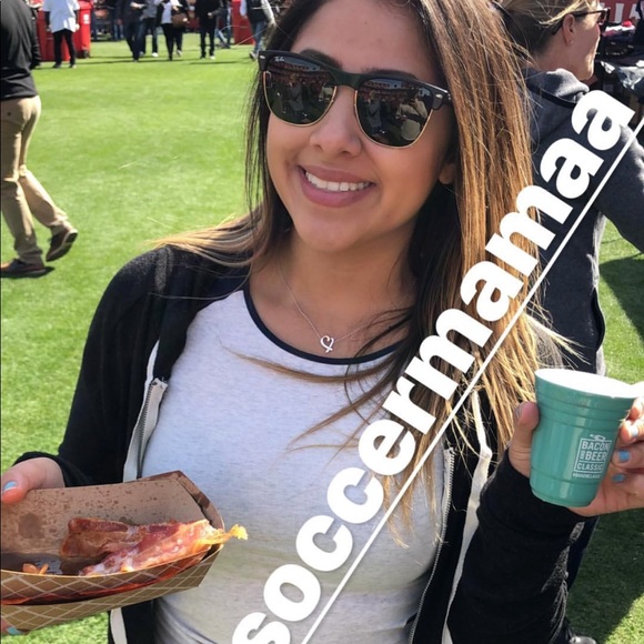Profile Picture of Victoria Higareda (@soccermamaa) on Poshmark